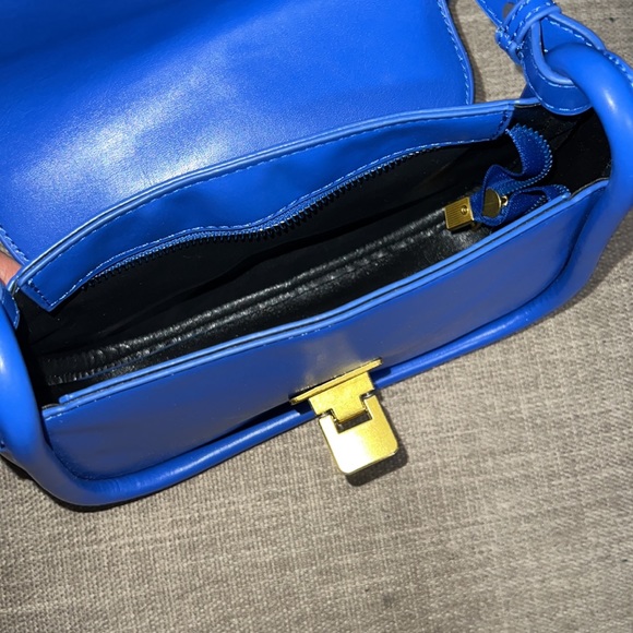 Purse - Picture 2 of 3